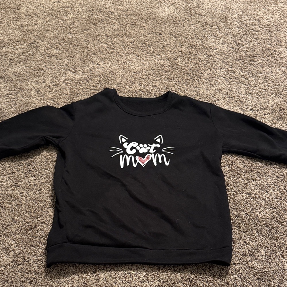 Black Cat Mom Women’s Sweatshirt